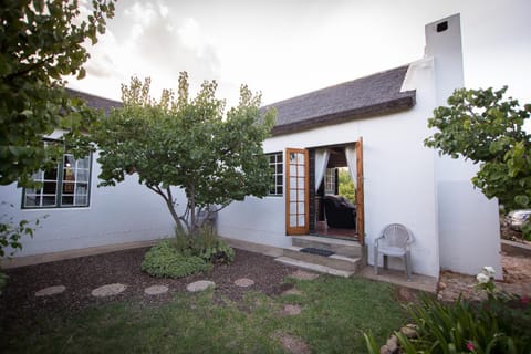 Property building, Day, Garden, Garden view, Internal: Not applicable to any particular room