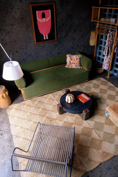 Living room, Seating area, Area and facilities