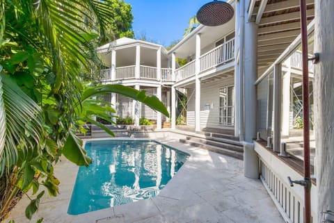Balcony/Terrace, Pool view, Swimming pool
