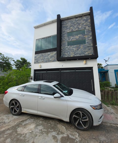 Facade/entrance, Day, Parking