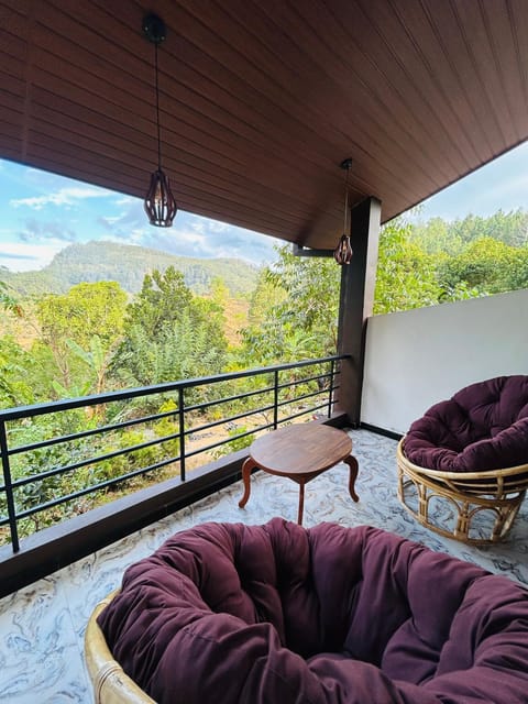 Day, Natural landscape, View (from property/room), Seating area, Mountain view