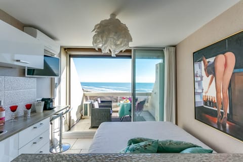 Natural landscape, Photo of the whole room, Bedroom, Sea view