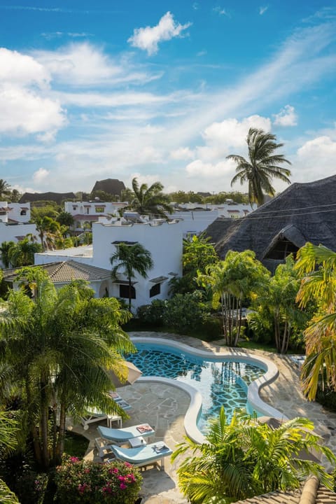 Property building, Day, Natural landscape, Garden, Garden view, Pool view, Swimming pool, sunbed