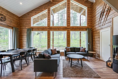Seating area, Dining area