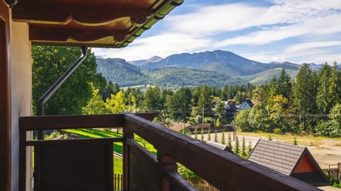 Balcony/Terrace, Mountain view