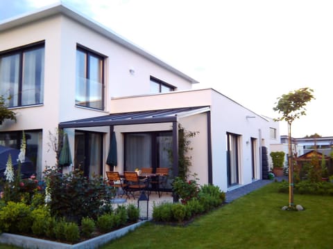 Property building, Balcony/Terrace