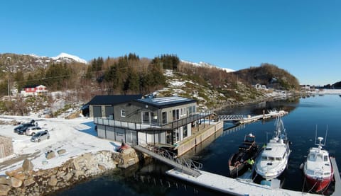 Property building, Day, Natural landscape, Winter, Mountain view, Sea view