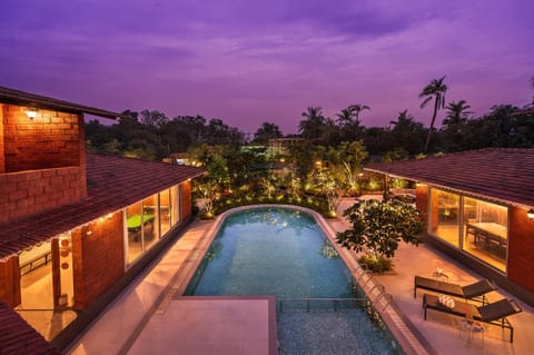 Property building, Swimming pool