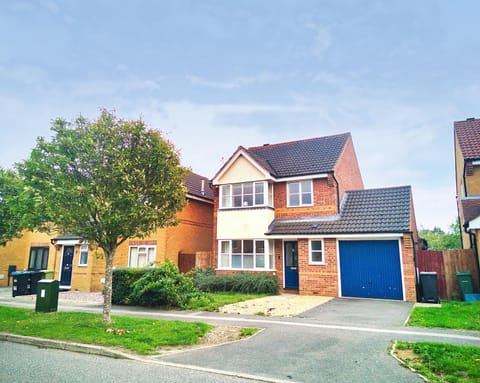 Property building, Day, Neighbourhood, Street view