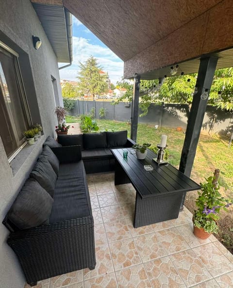 Patio, Spring, Garden, View (from property/room), Balcony/Terrace, Seating area, Garden view