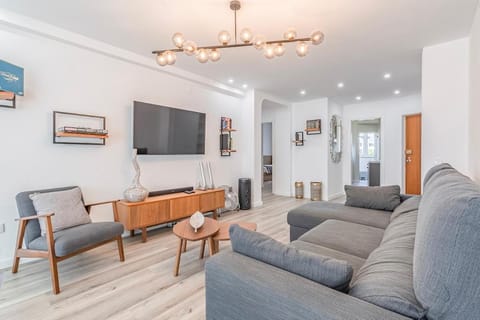 Communal lounge/ TV room, TV and multimedia, Living room