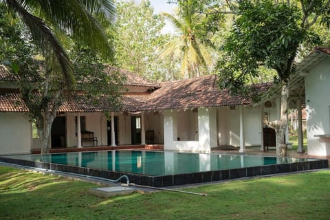 Property building, Garden, Garden view, Pool view, Swimming pool
