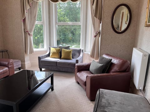 2 Claremont Villa House in North Warwickshire District