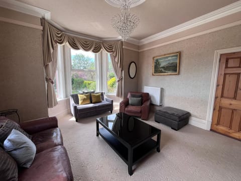 2 Claremont Villa House in North Warwickshire District