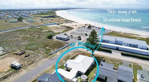 Property building, View (from property/room), View (from property/room), Beach, Text overlay, Text overlay, Sea view, Sea view, Street view, Supermarket/grocery shop, Shopping Area, Location