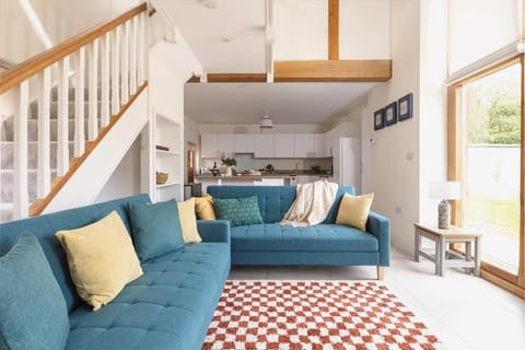 Kitchen or kitchenette, Living room, Seating area