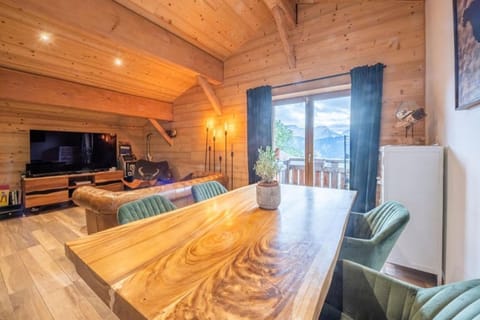 Bed, Living room, Dining area