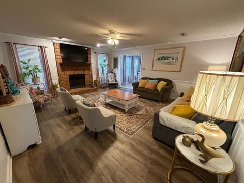 Relaxing 3BR Home in Quiet Neighborhood near SGMC & I-75 House in Valdosta