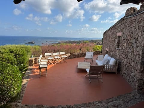 Property building, Balcony/Terrace, Living room