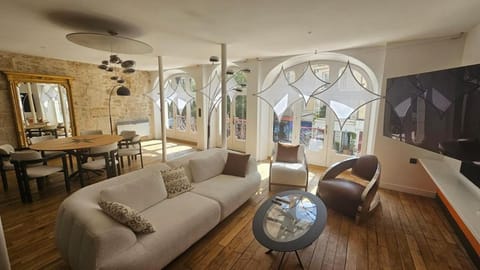 Communal lounge/ TV room, TV and multimedia, Living room, Dining area