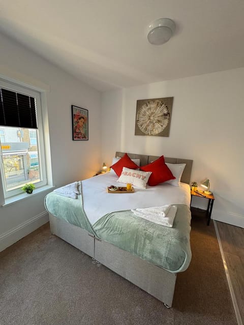 Contemporary City Studio 2 Apartment in Huntingdonshire District