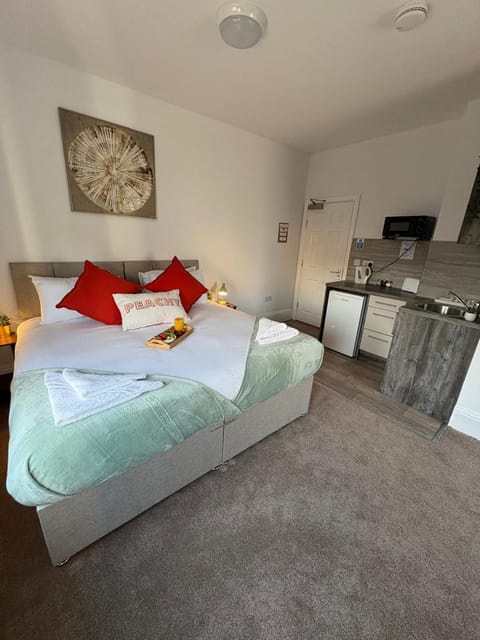 Contemporary City Studio 2 Apartment in Huntingdonshire District