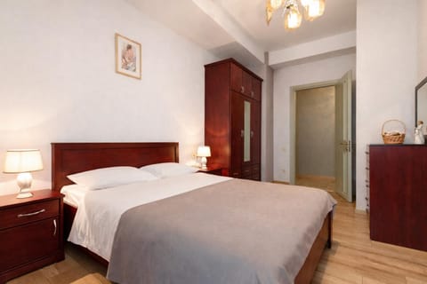 Bedroom, wardrobe