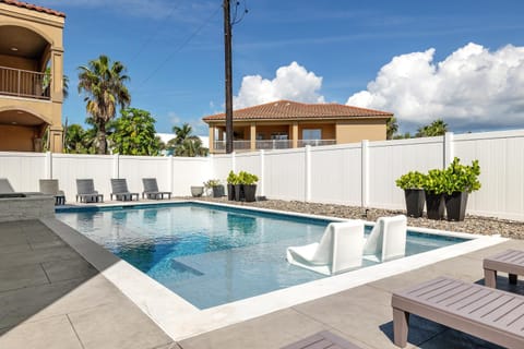 Miramar House, 120 E, Constellation home House in South Padre Island