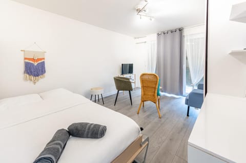 M061 Marquer Joli Studio chaleureux Apartment in Annemasse