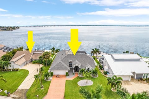 Combined Fun & Luxury at Epic Coastal Retreat - The Grand Riviera - Roelens House in Cape Coral