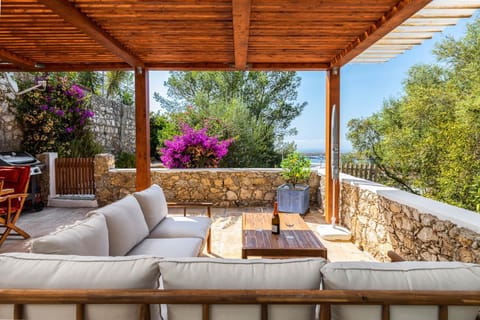 Patio, Day, Natural landscape, Garden, View (from property/room), Balcony/Terrace, Balcony/Terrace, Seating area, Dining area, Garden view, Sea view