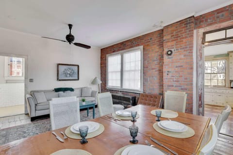 Spacious Historic 8-Bedroom Manor in Short North - Perfect for Large Groups House in Short North