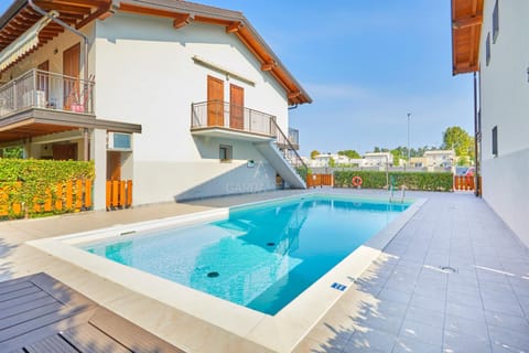 Property building, Swimming pool, Swimming pool
