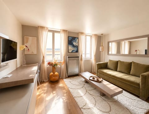 Communal lounge/ TV room, Bed, TV and multimedia, View (from property/room), Living room, Decorative detail, Seating area, heating, internet, storage