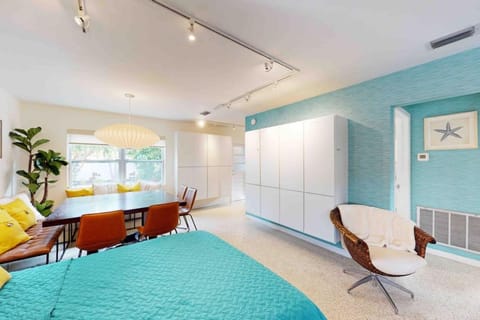 Vibrant Beach House-more units also available House in Saint Pete Beach