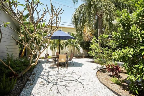 Vibrant Beach House-more units also available House in Saint Pete Beach