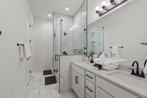 Stylish Austin Stay - Spacious Design - Lux Home House in Austin