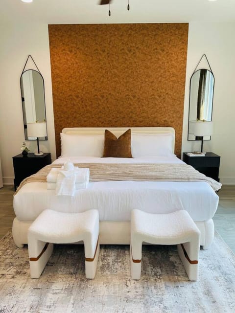 Stylish Austin Getaway - Central Location House in Austin