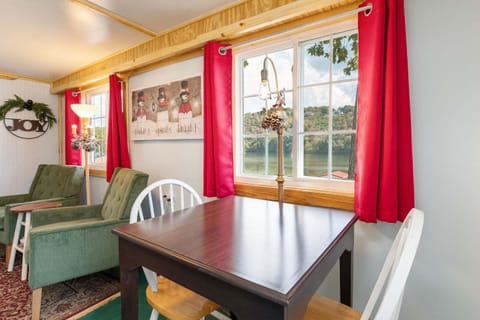 Historic Water's Edge Cottage 7 House in Rockaway Beach