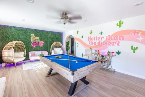 Billiard, Game Room, Seating area