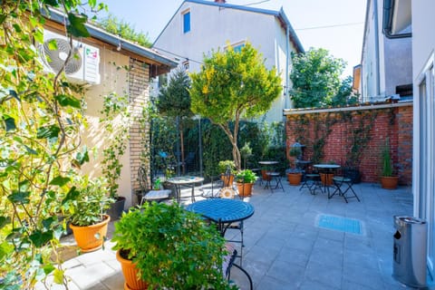 Garden, Garden, Balcony/Terrace