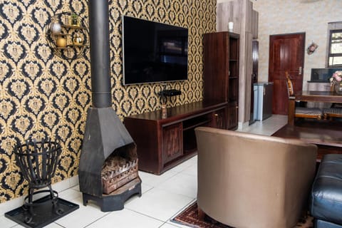 Communal lounge/ TV room, Living room
