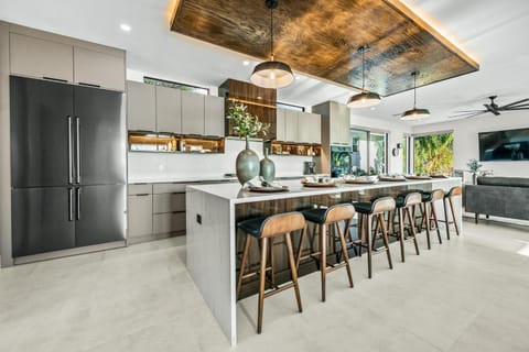 Knot A Basic Beach House House in Lido Key