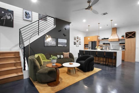 Full Duplex ATX Modern Creekside Retreat 2 Pools Apartment in Zilker