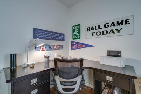 Dugout Summer Getaway Sparkling Pool Hot Tub House in Tempe