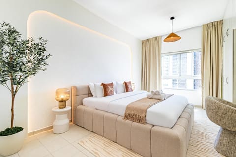 Sea & Zayed National Museum Views - Huge Balcony - Paradise for Groups & Families - Designer's Choice - 5 min from Reem Park Apartment in Abu Dhabi