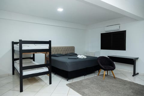 Bed, Kitchen or kitchenette, Living room, Photo of the whole room, Bedroom