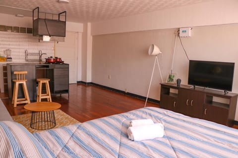Bed, Kitchen or kitchenette, Photo of the whole room