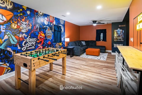 4BR, Home Theater, near Spooky Nook Sports Complex House in Hamilton