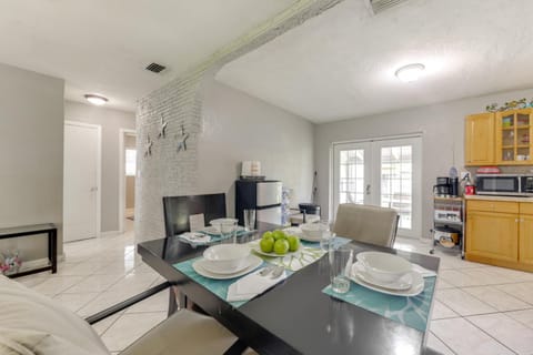 Fenced-In Yard Home 3 Mi to Hard Rock Stadium! House in Hollywood